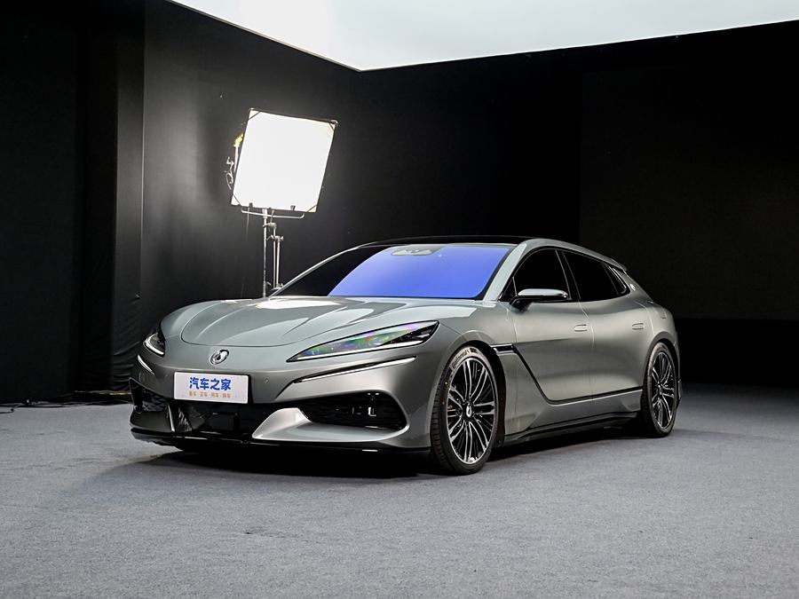 Фото 1 - Denza Z9GT