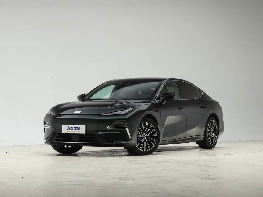 Фото 1 - Geely Galaxy Starshine 8 EM-i