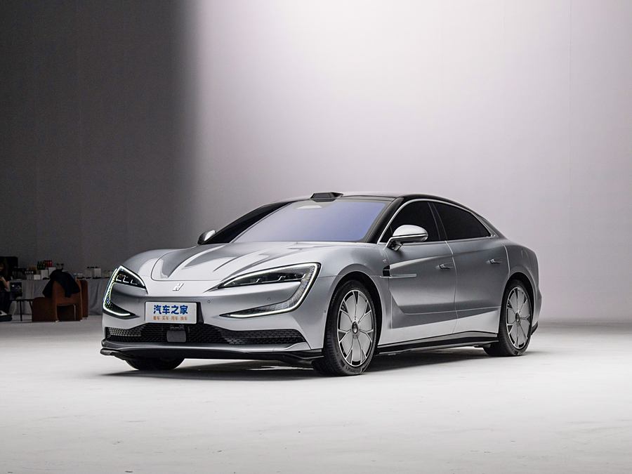 Фото 1 - BYD Yangwang U7