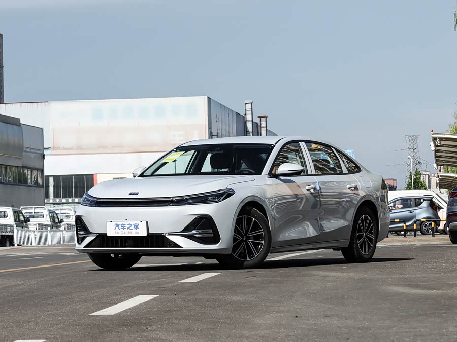 Фото 1 - Geely Galaxy A7