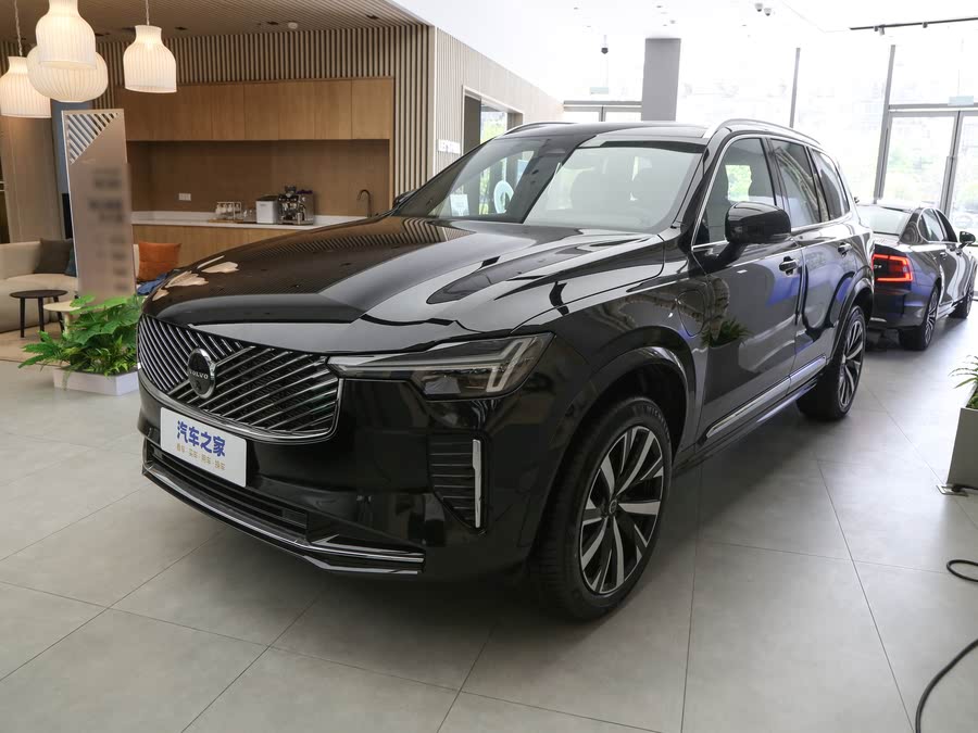 Фото 1 - Volvo XC90 Hybrid