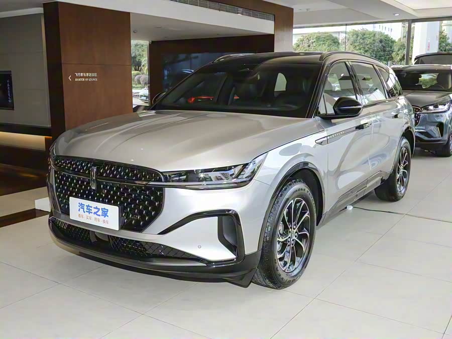 Фото 1 - Lincoln Nautilus