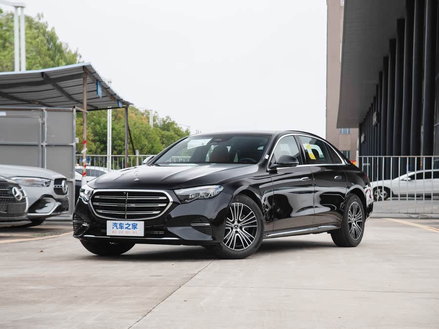 Фото 1 - Mercedes-Benz E-Class