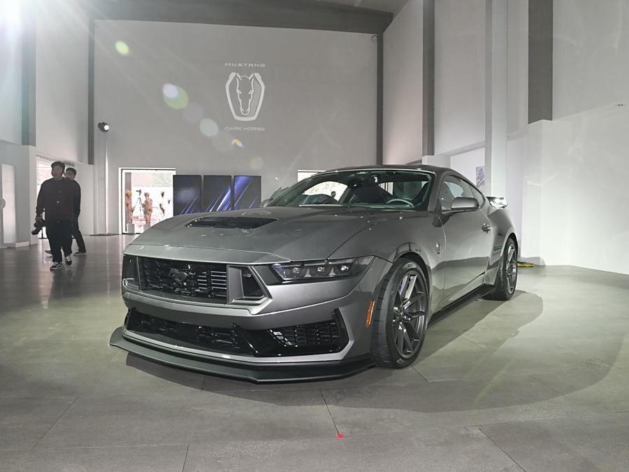 Фото 1 - Ford Mustang