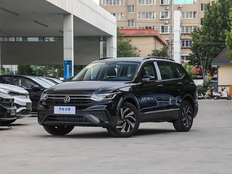 Фото 1 - Volkswagen Tiguan L Pro