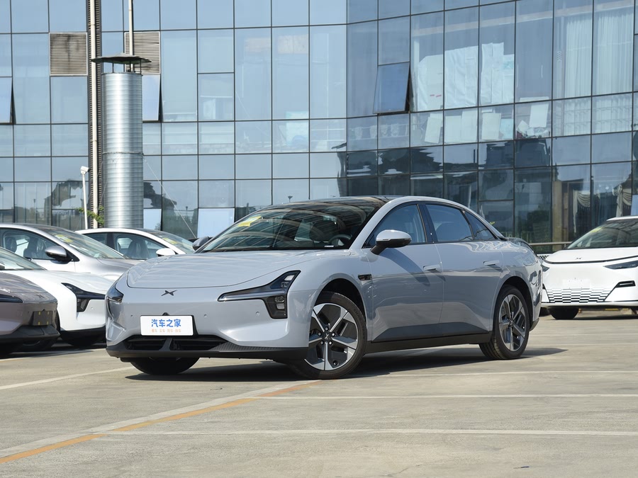 Фото 1 - XPeng Mona M03