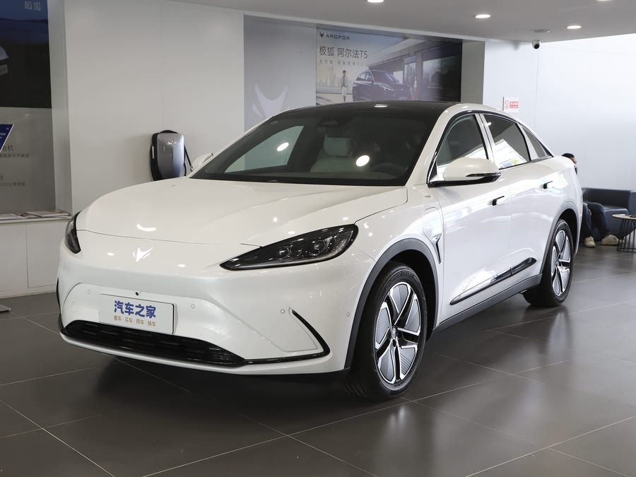 Фото 1 - BAIC Arcfox Alpha S6