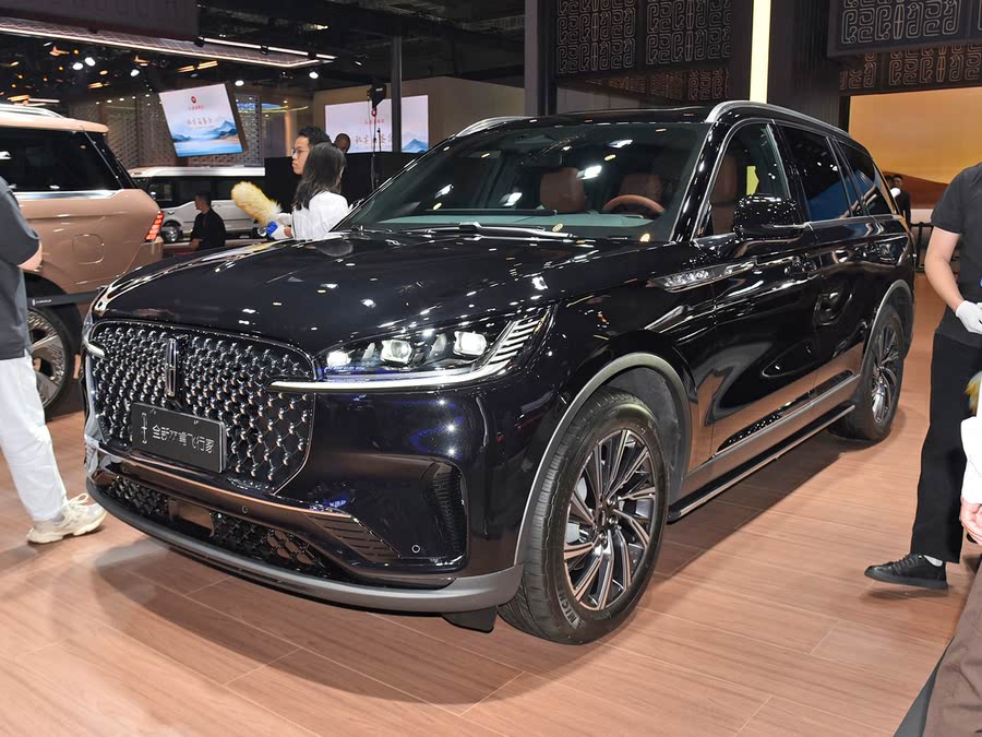 Фото 1 - Lincoln Aviator