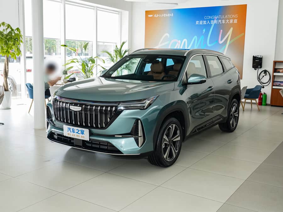 Фото 1 - Geely Atlas L