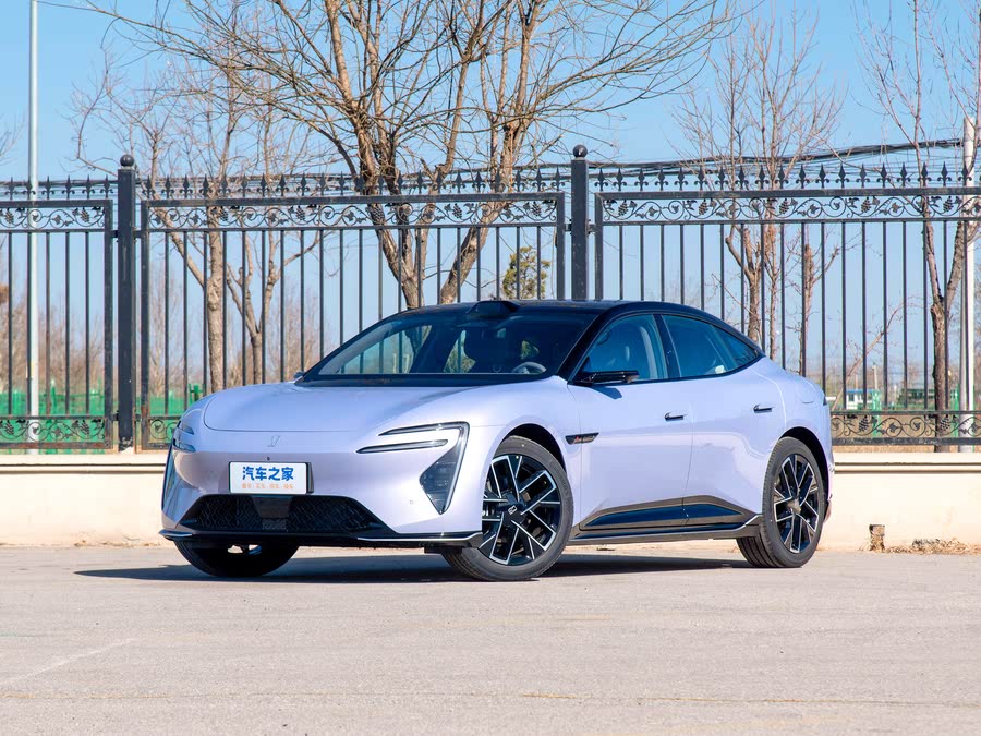 Фото 1 - Avatr 06