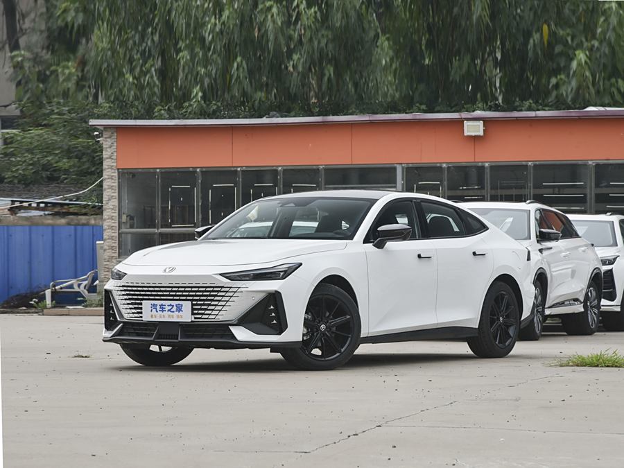 Фото 1 - Changan UNI-V