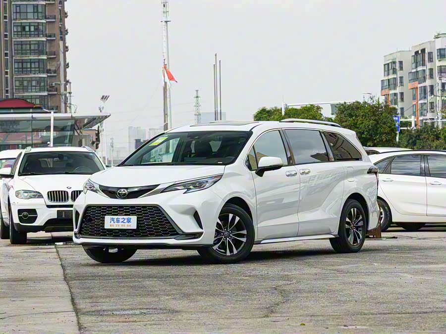 Фото 1 - Toyota Granvia