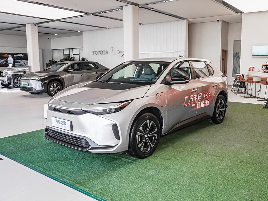 Фото 1 - Toyota bZ4X Platinum