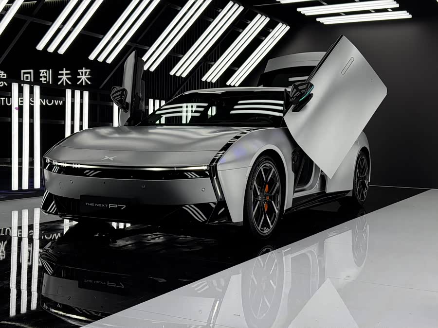 Фото 1 - XPeng P7