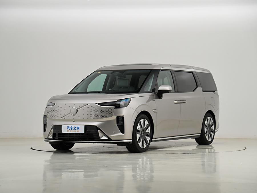 Фото 1 - Volvo EM90