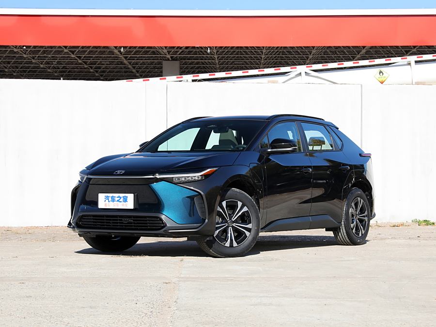 Фото 1 - Toyota bZ4X