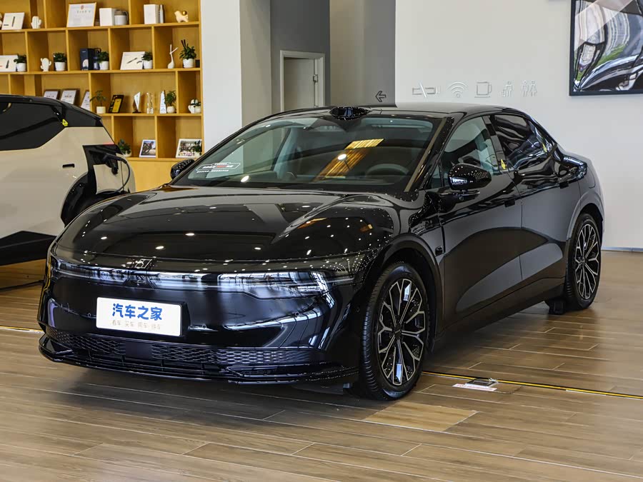 Фото 1 - Zeekr 007