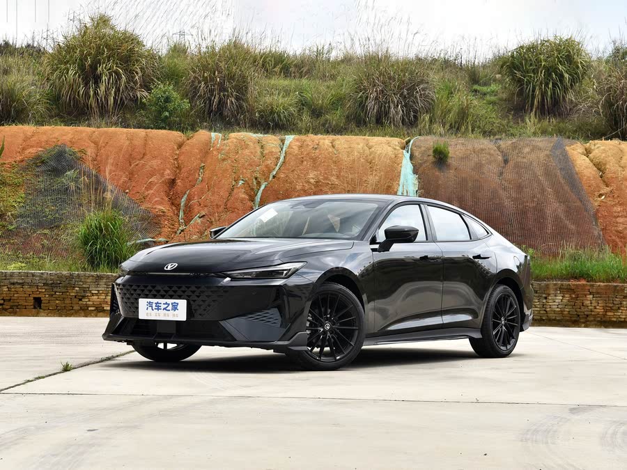 Фото 1 - Changan UNI-V