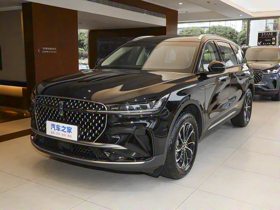 Фото 1 - Lincoln Nautilus