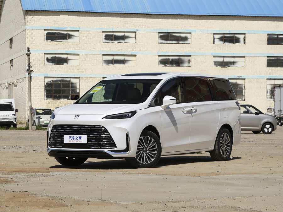 Фото 1 - Buick GL8 Hybrid