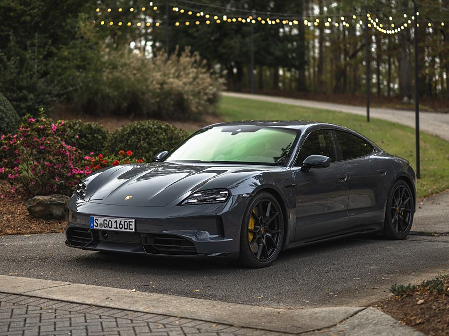 Фото 1 - Porsche Taycan