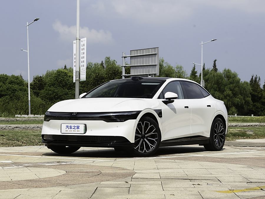 Фото 1 - Zeekr 007