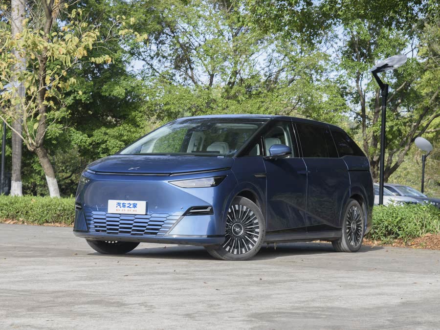 Фото 1 - XPeng X9