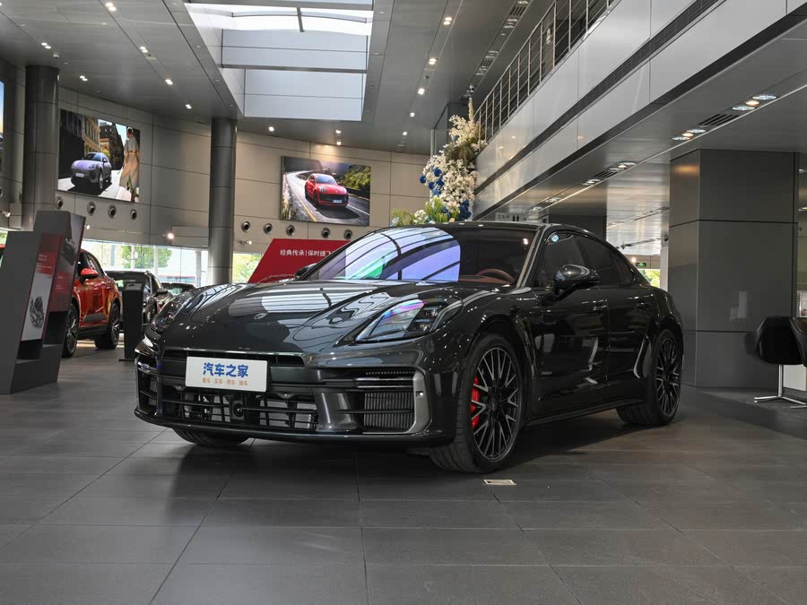 Фото 1 - Porsche Panamera Hybrid