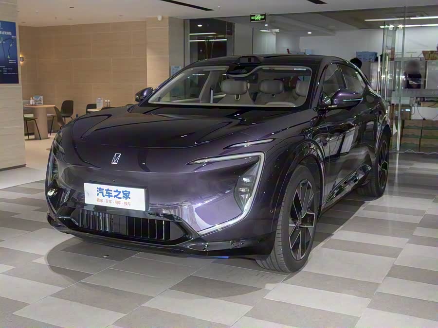 Фото 1 - Avatr 07