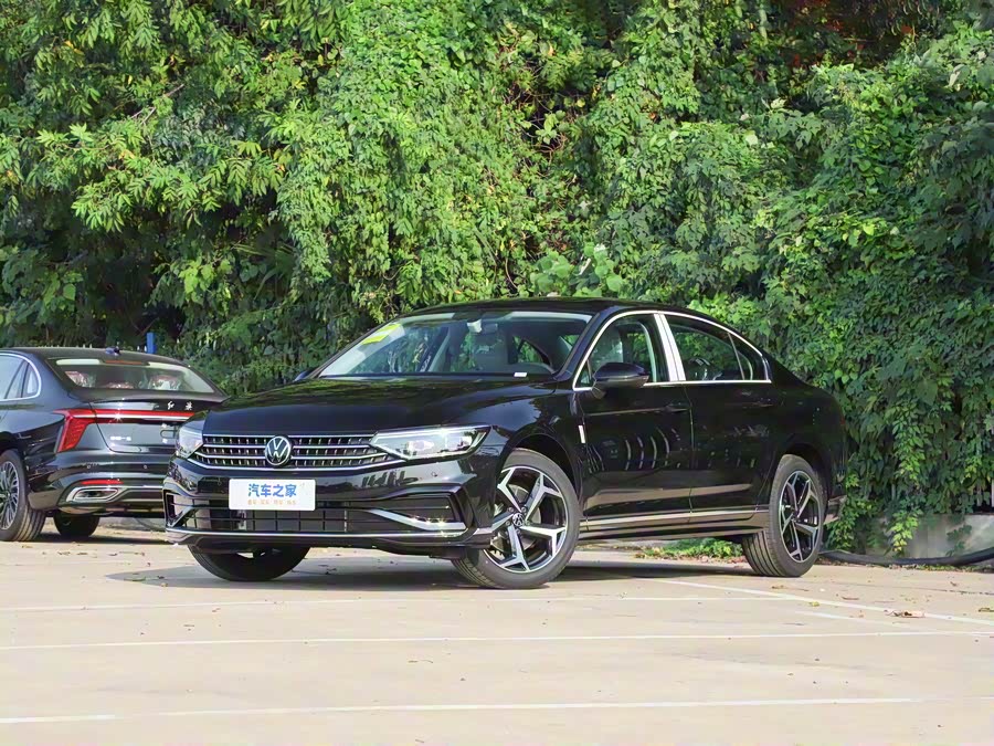 Фото 1 - Volkswagen Magotan