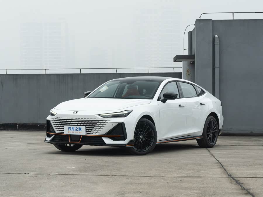 Фото 1 - Changan UNI-V