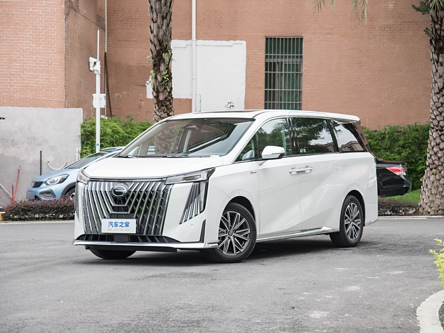 Фото 1 - GAC Trumpchi M8