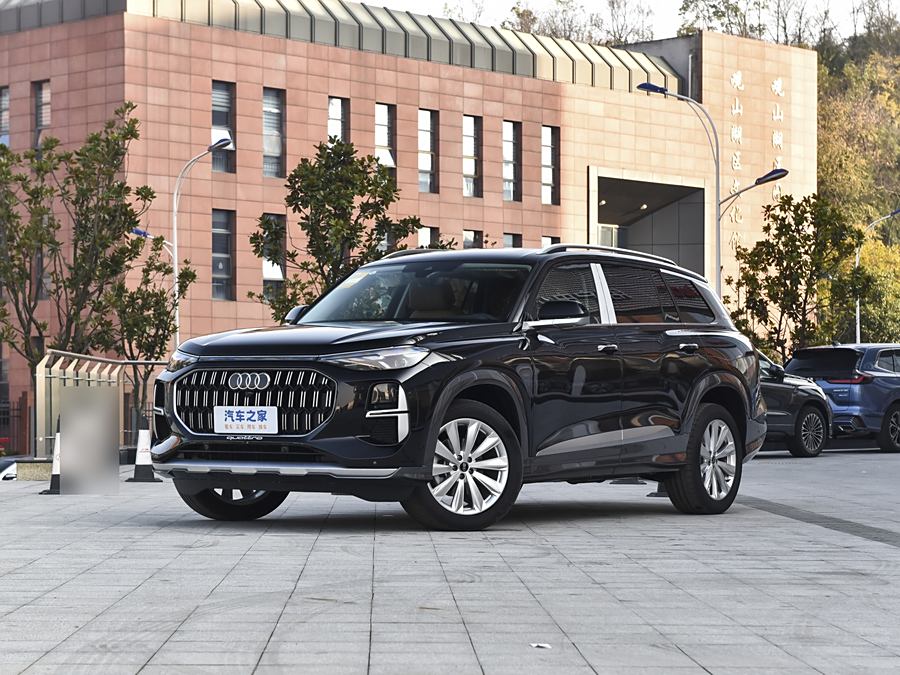 Фото 1 - Audi Q6