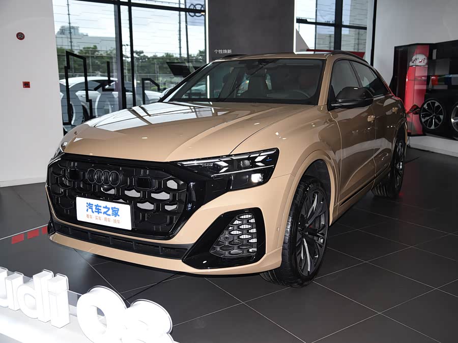 Фото 1 - Audi Q8