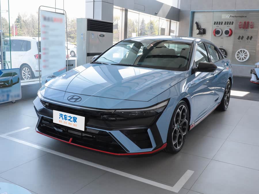 Фото 1 - Hyundai Elantra N