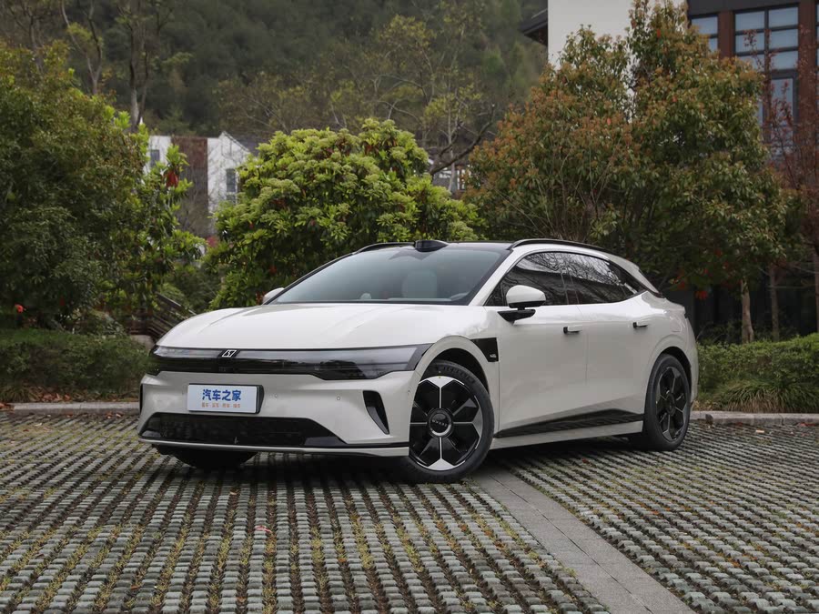 Фото 1 - Zeekr 007 GT