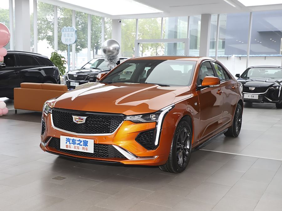 Фото 1 - Cadillac CT4