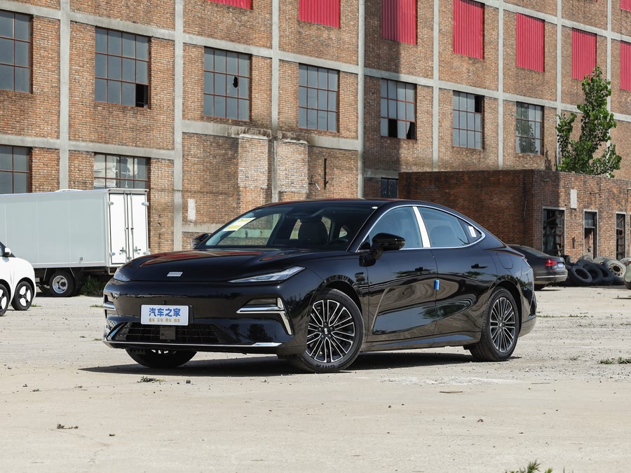 Фото 1 - Geely Galaxy Starshine 8 EM-i