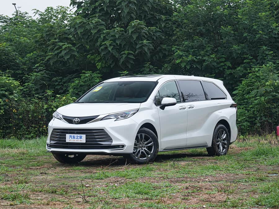 Фото 1 - Toyota Sienna