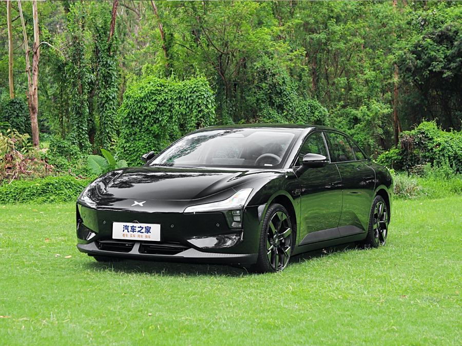 Фото 1 - XPeng Mona M03