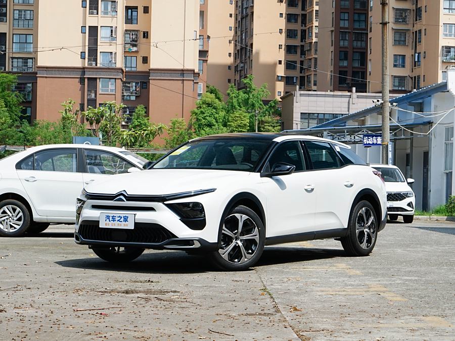 Фото 1 - Citroen C5 X