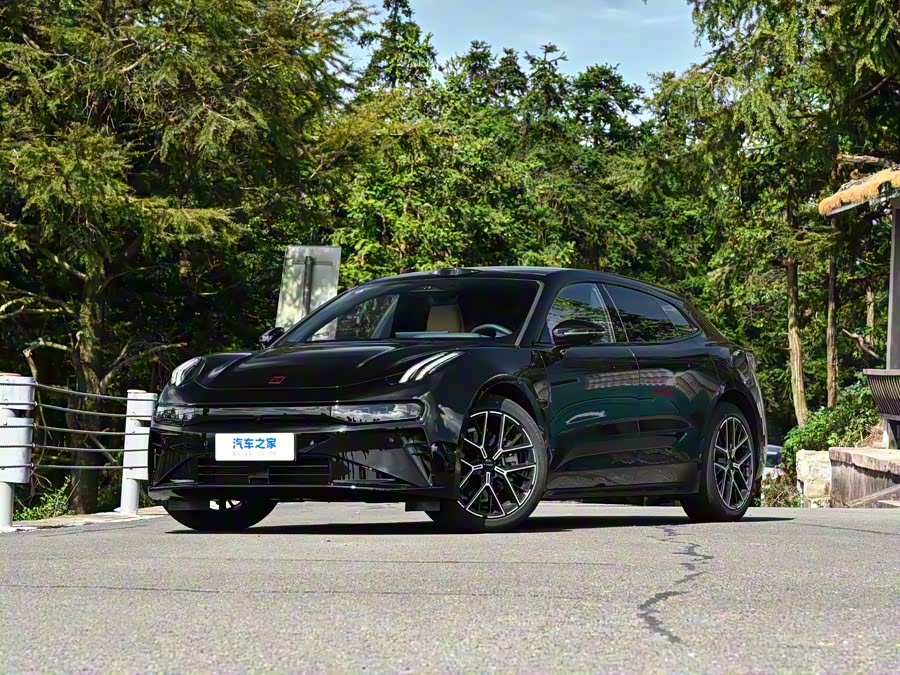 Фото 1 - Zeekr 001