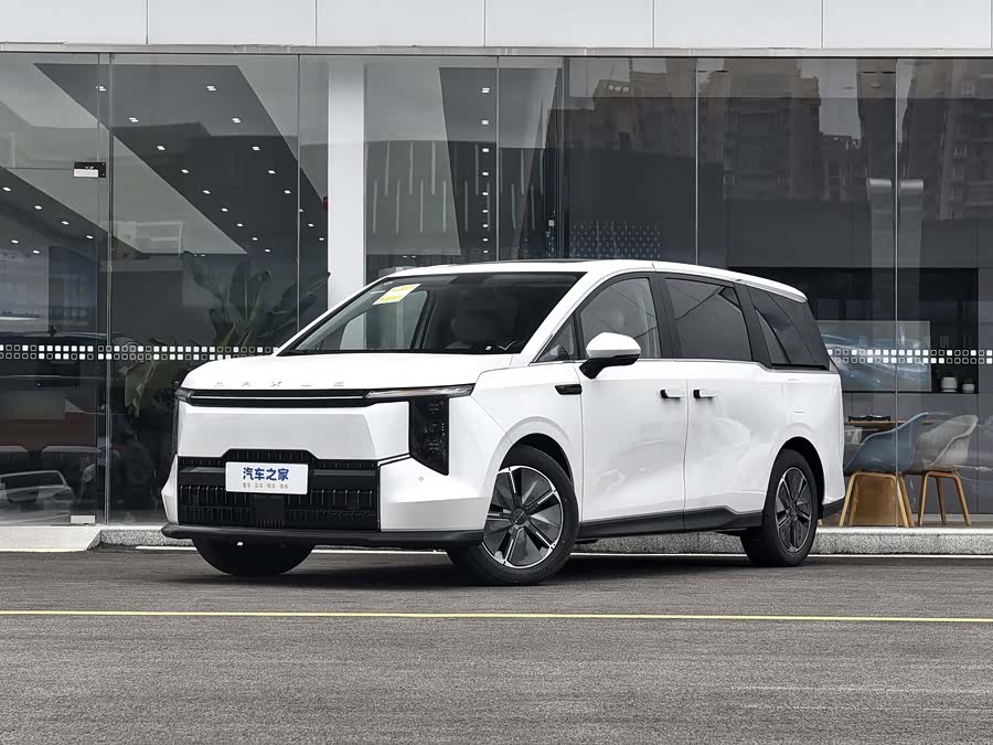 Фото 1 - Maxus Mifa 7