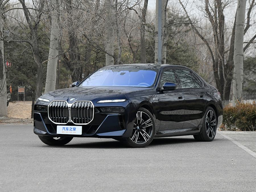 Фото 1 - BMW i7