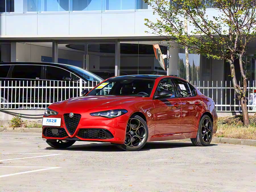 Фото 1 - Alfa Romeo Giulia