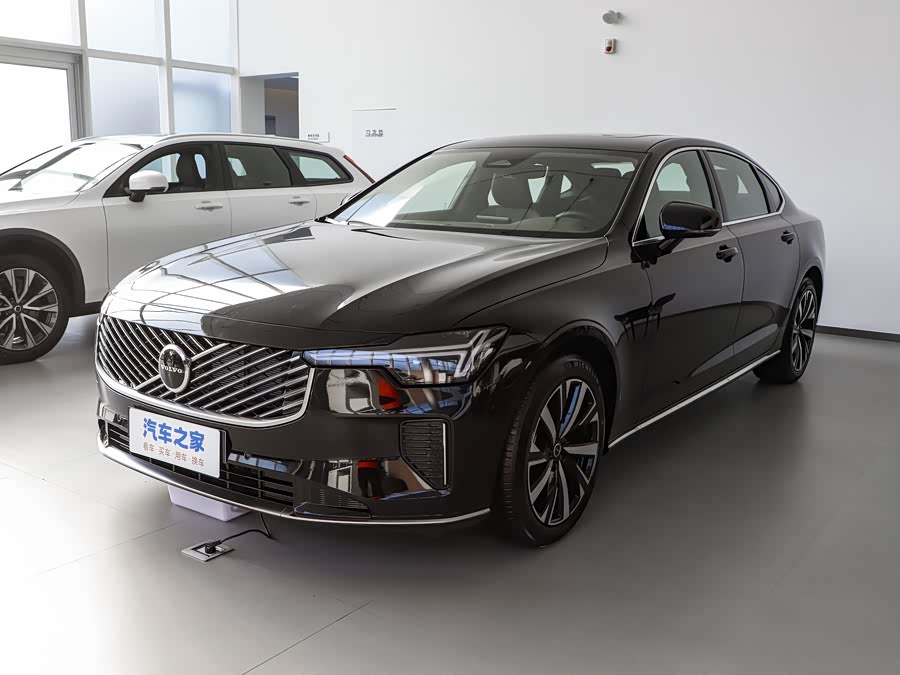 Фото 1 - Volvo S90