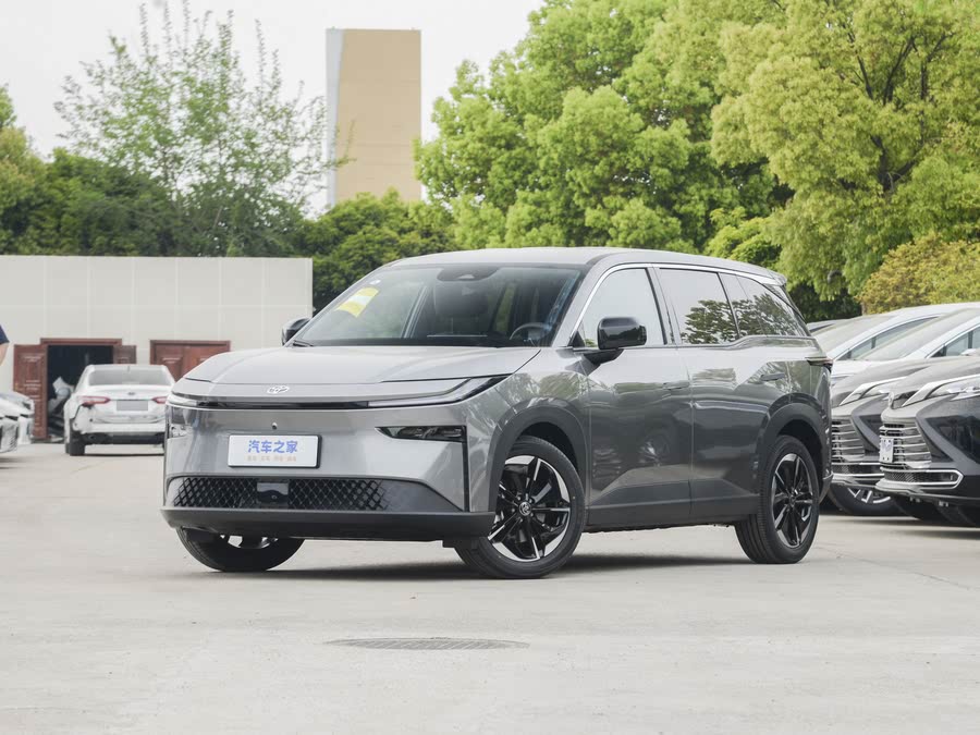 Фото 1 - Toyota bZ3X