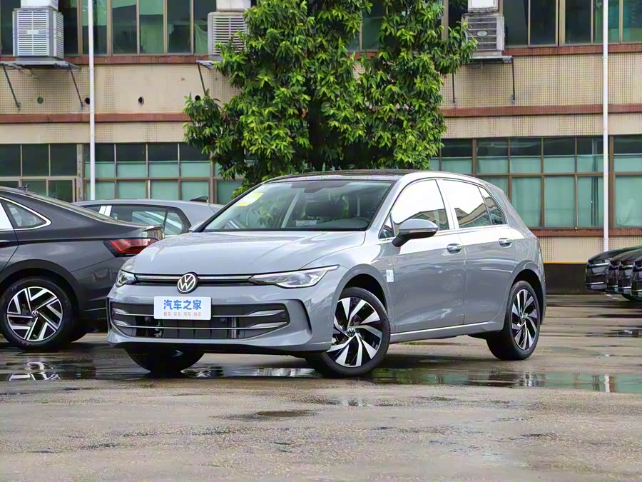 Фото 1 - Volkswagen Golf