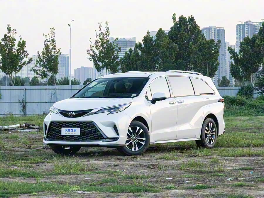 Фото 1 - Toyota Granvia