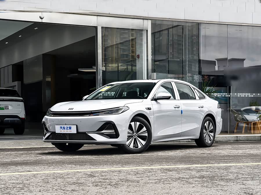 Фото 1 - Geely Galaxy A7